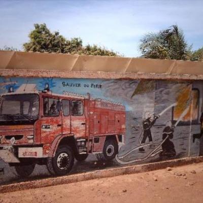 2007 : mur de la caserne des pompiers de Ouahigouya
